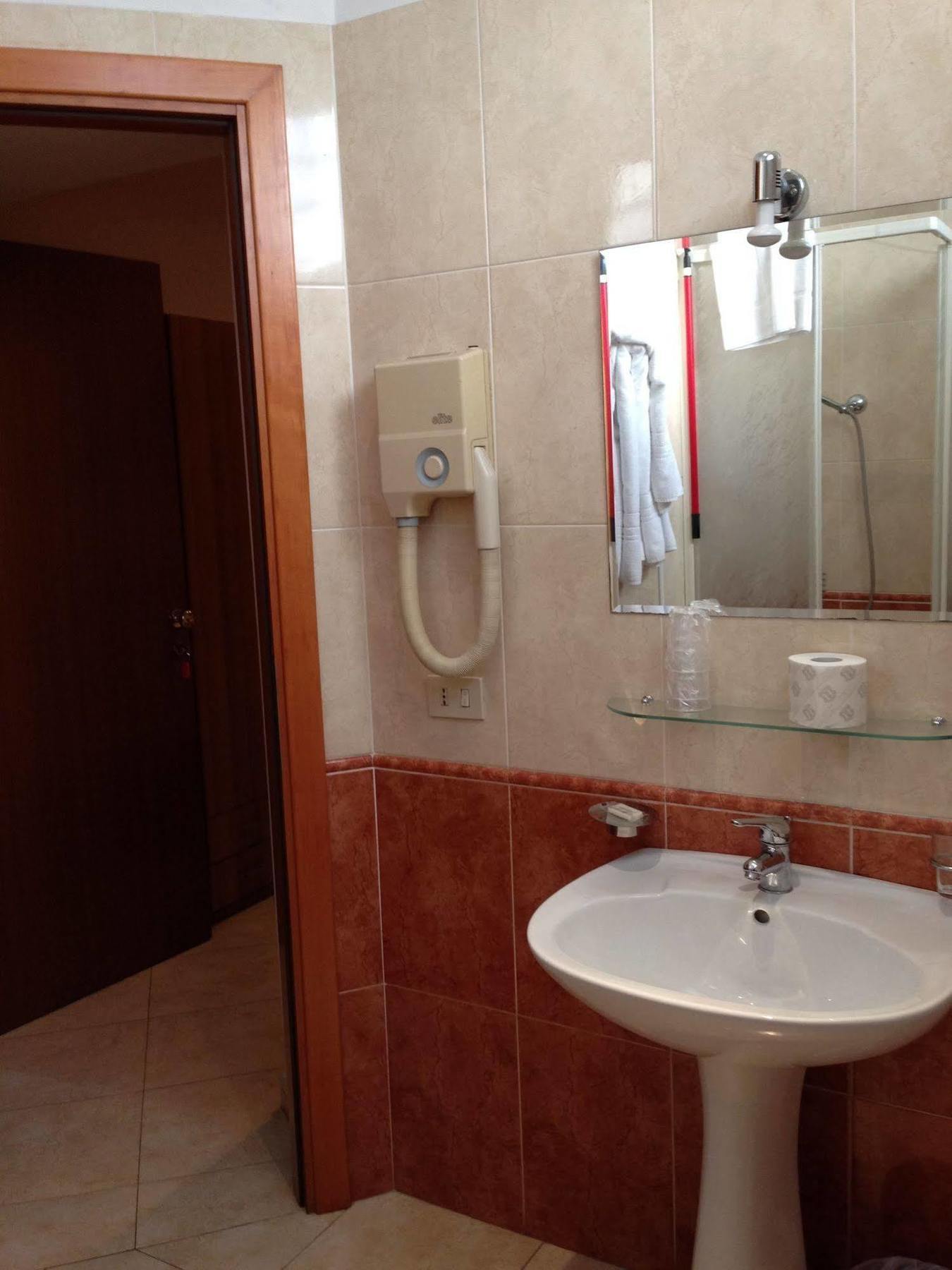 San Paolo Guest House روما المظهر الخارجي الصورة